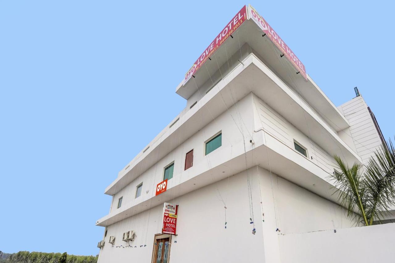 Hotel Collection O Love Garden à Ghaziabad Extérieur photo