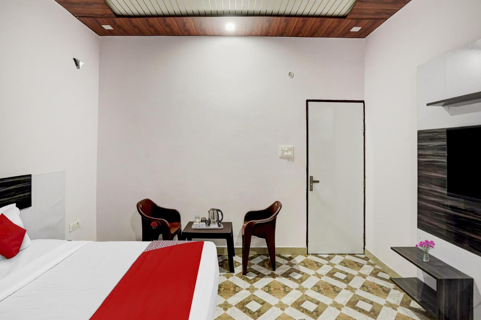 Hotel Collection O Love Garden à Ghaziabad Extérieur photo