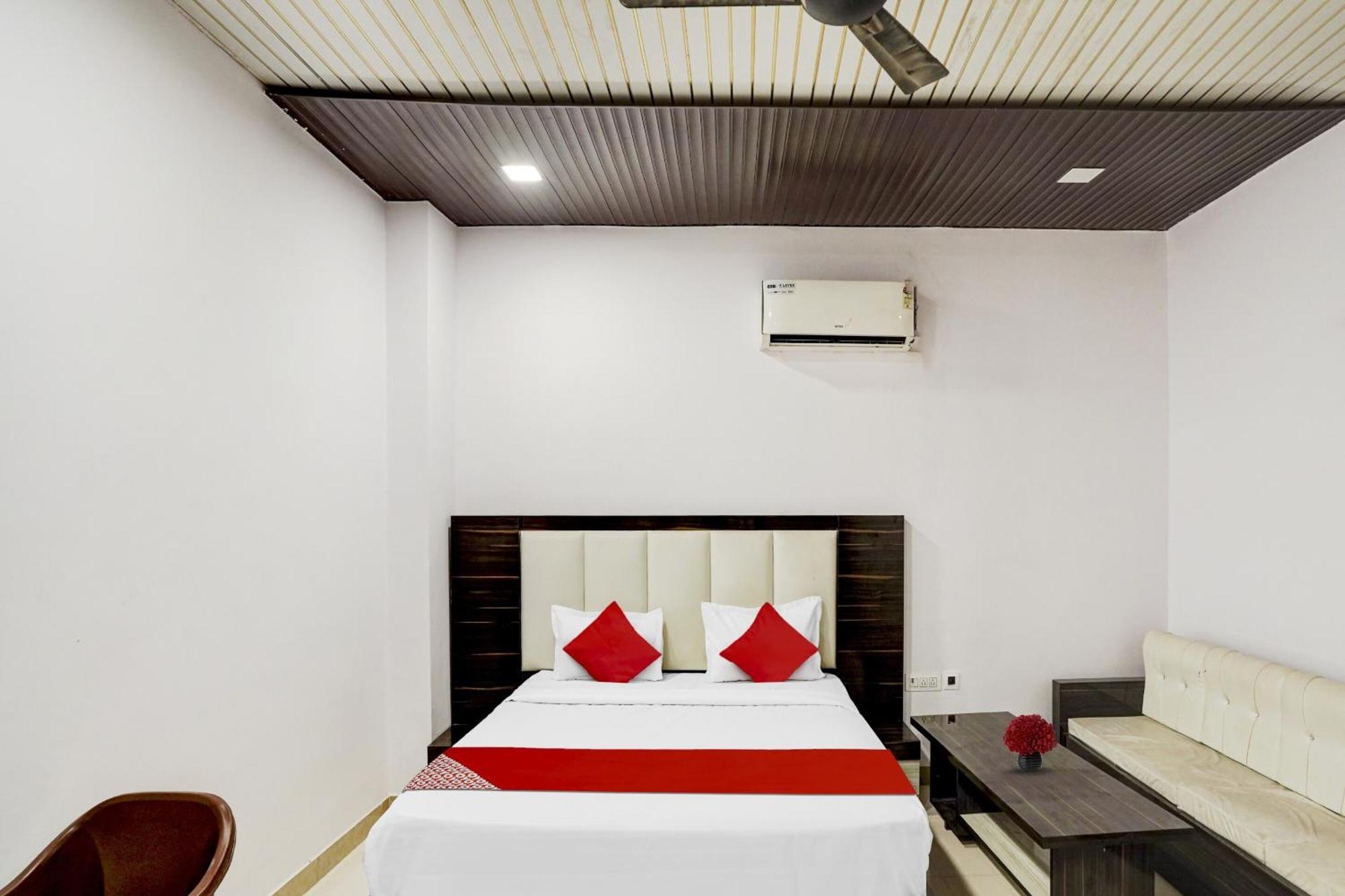 Hotel Collection O Love Garden à Ghaziabad Extérieur photo