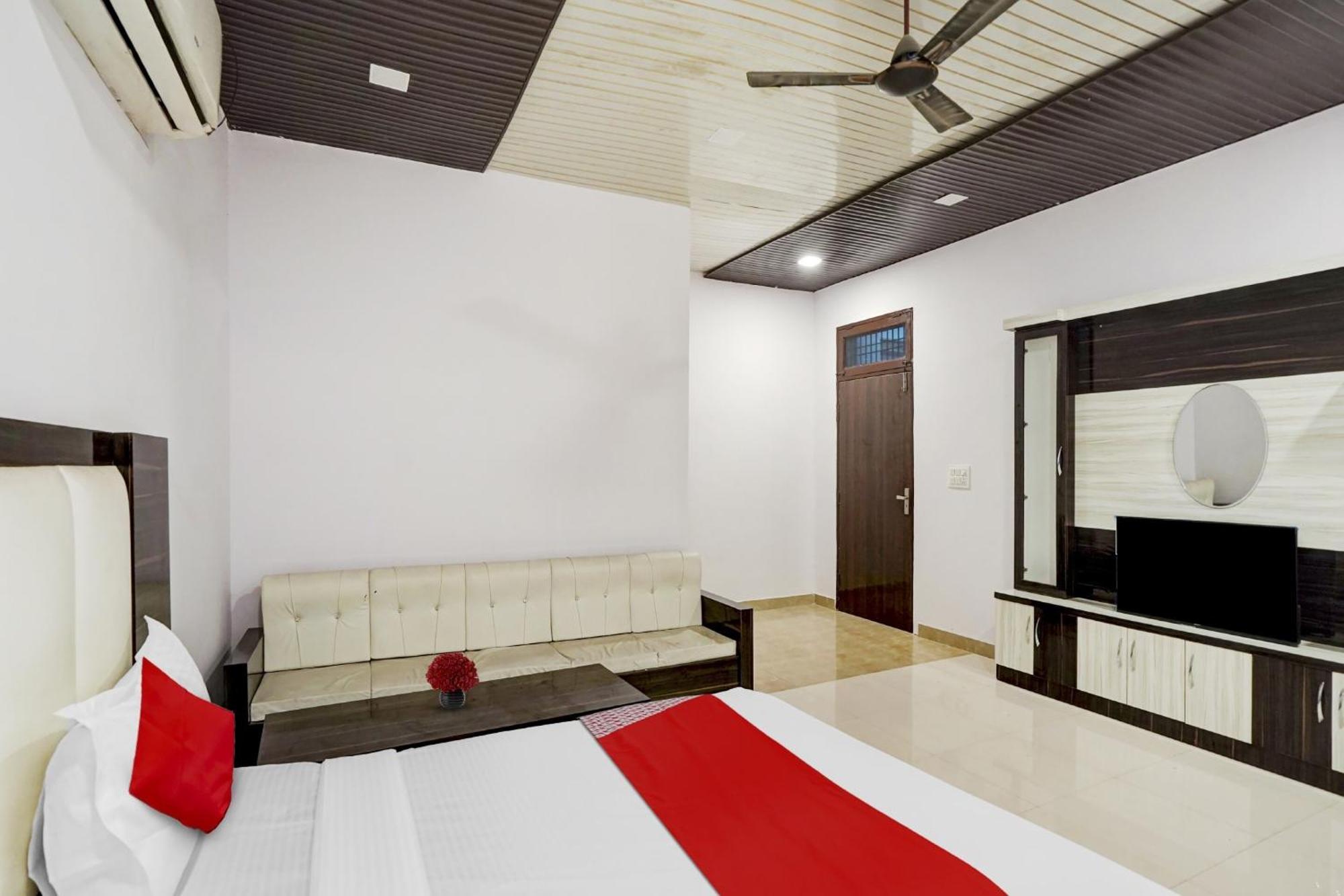 Hotel Collection O Love Garden à Ghaziabad Extérieur photo