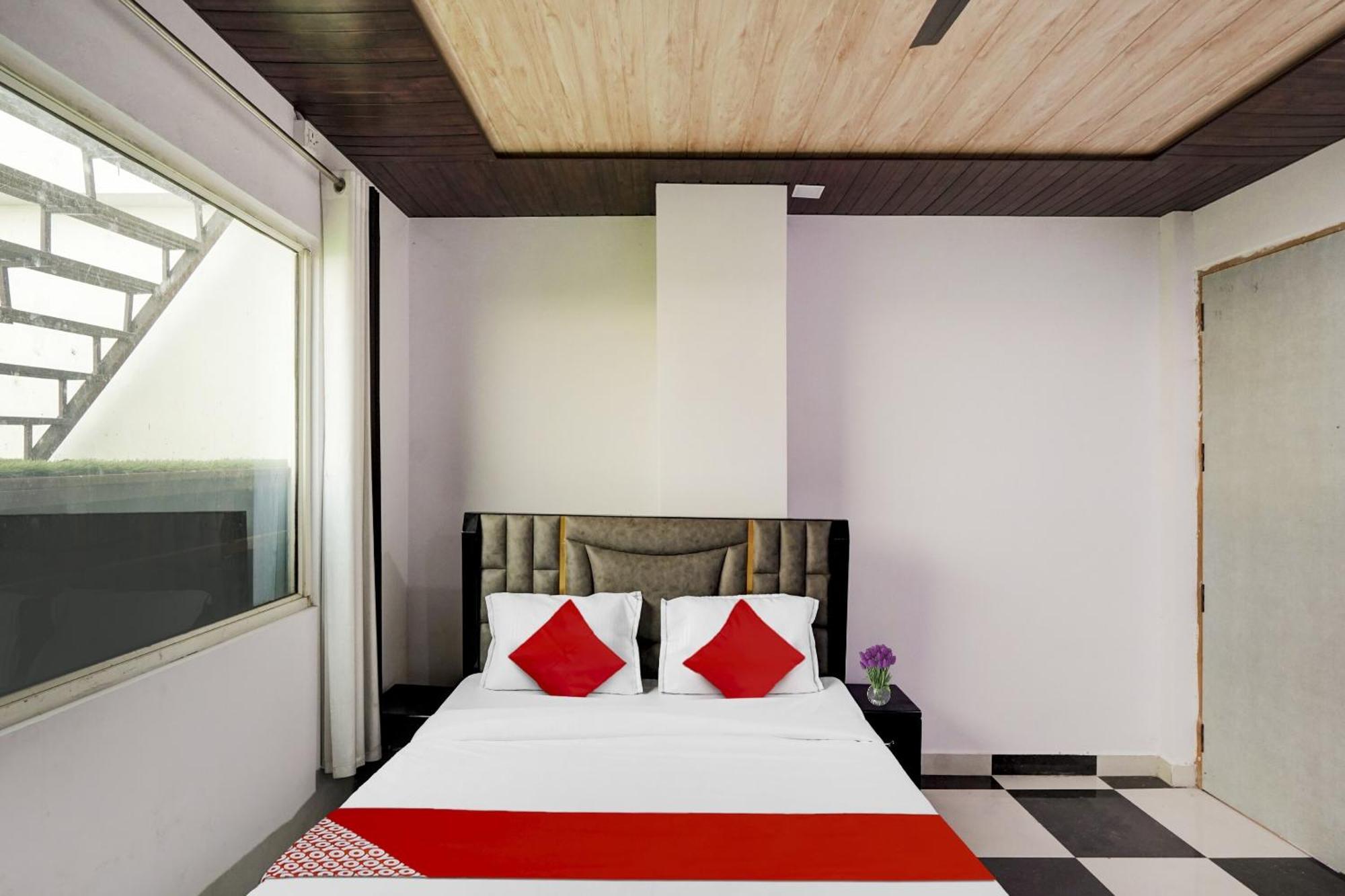 Hotel Collection O Love Garden à Ghaziabad Extérieur photo
