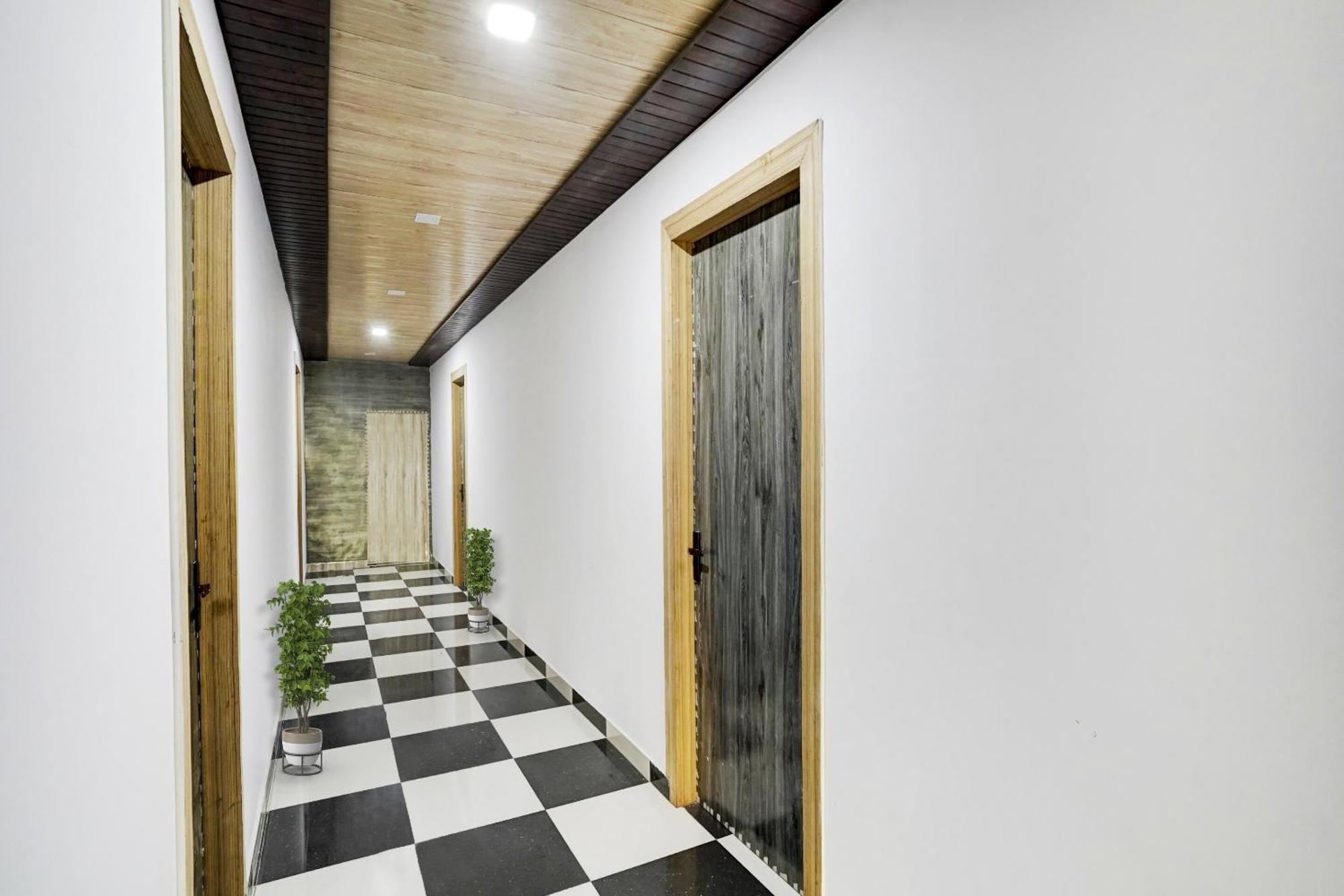 Hotel Collection O Love Garden à Ghaziabad Extérieur photo